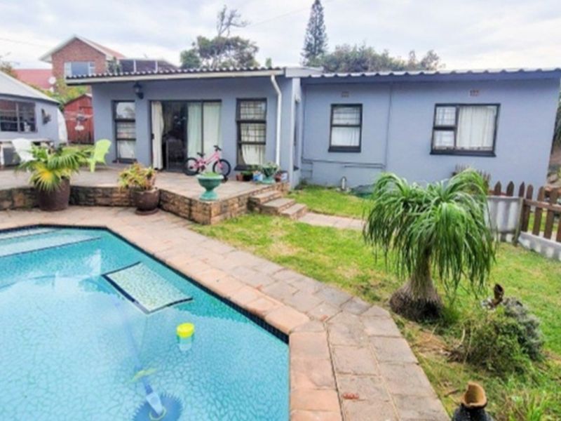 Two homes for the price of one a few metres from the river and beach - Photo 2