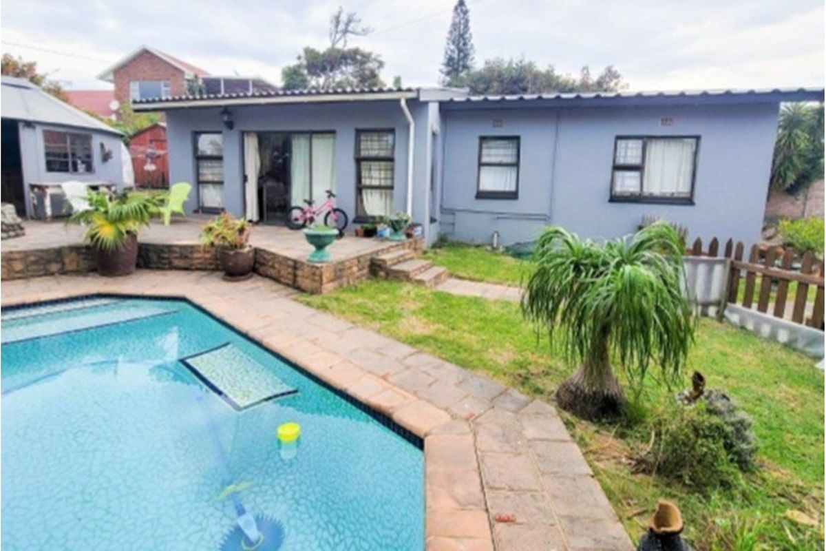 Two homes for the price of one a few metres from the river and beach - Photo 2