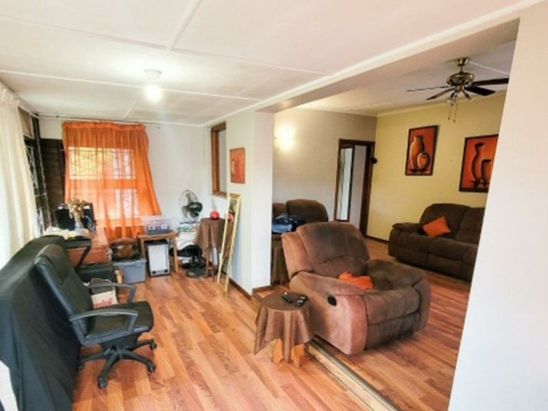 Two homes for the price of one a few metres from the river and beach - Photo 7