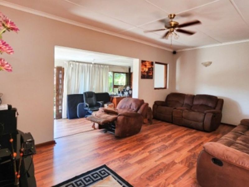 Two homes for the price of one a few metres from the river and beach - Photo 6