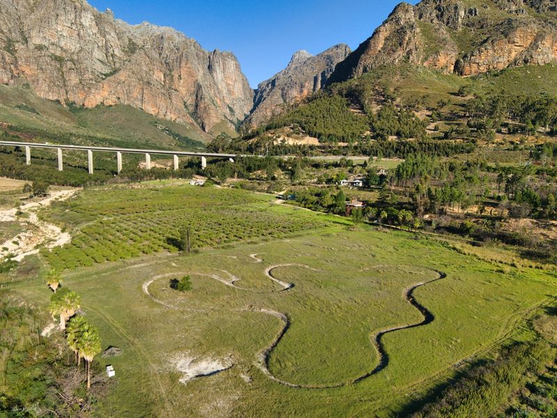 A river runs through 14.7 hectares of fertile terroir with incredible views - Photo 3