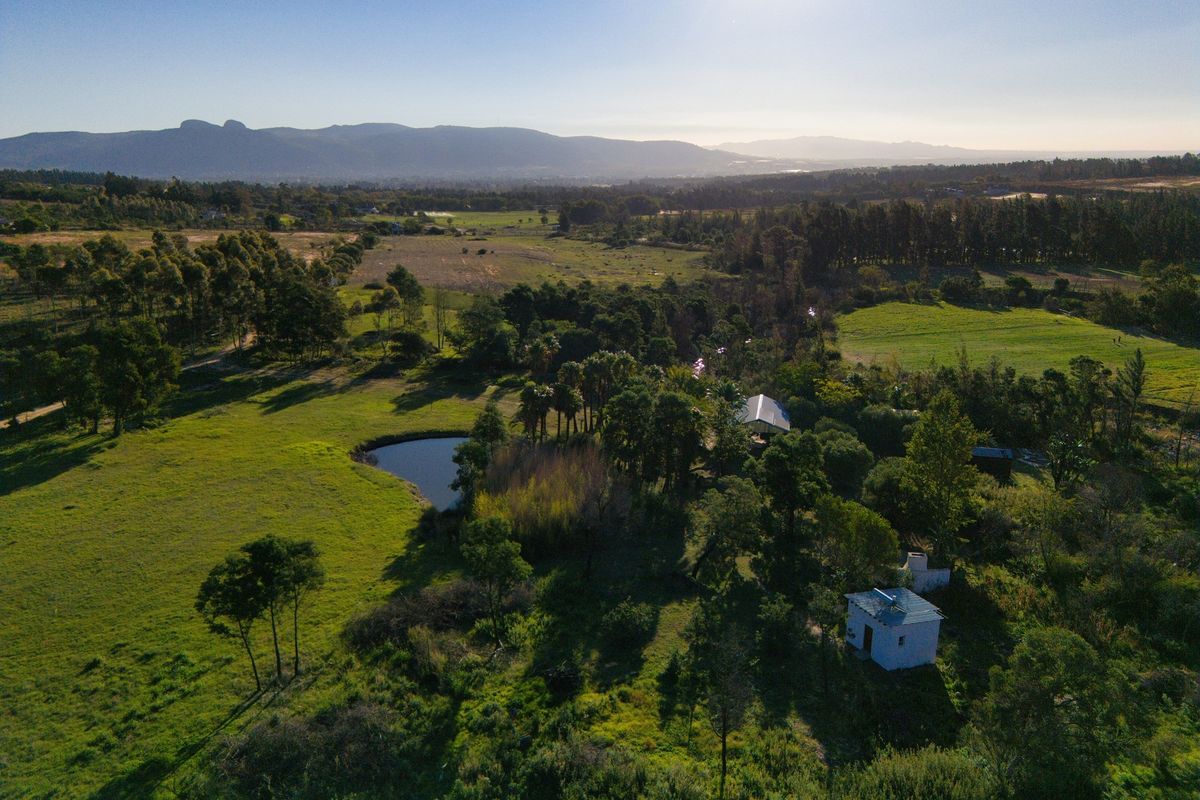 A river runs through 14.7 hectares of fertile terroir with incredible views - Photo 4