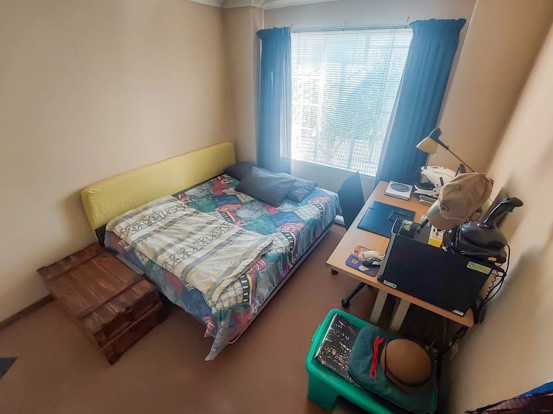 Under offer - Photo 8