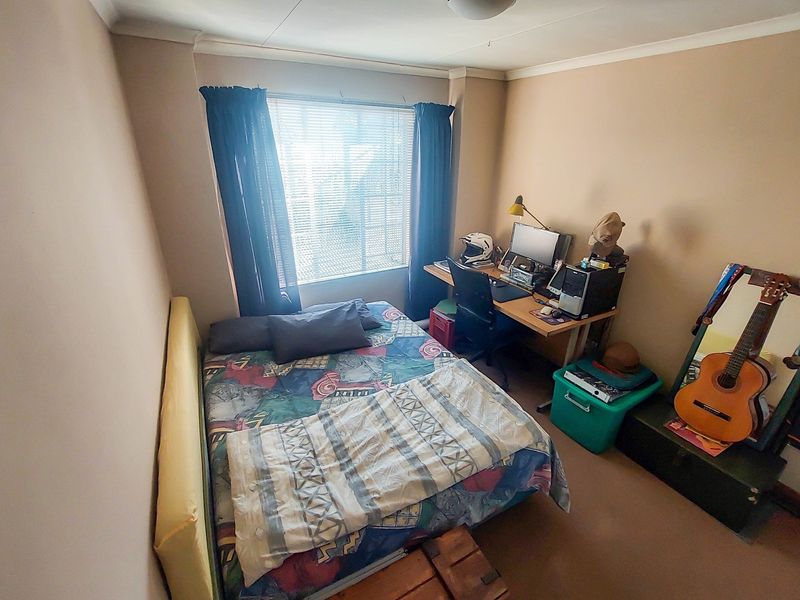 Under offer - Photo 7