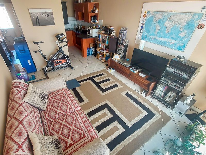 Under offer - Photo 2