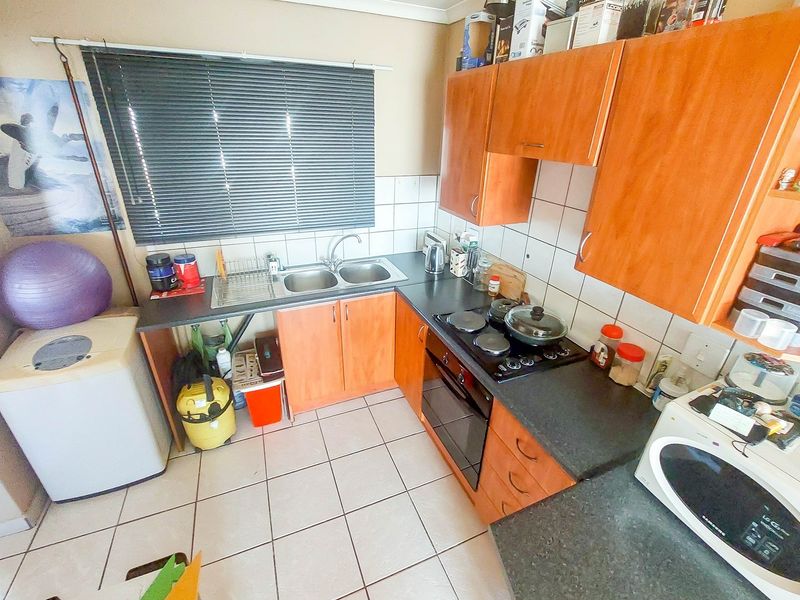 Under offer - Photo 4