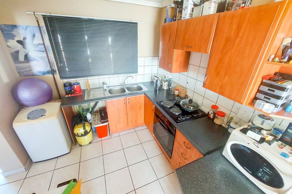 Under offer - Photo 4