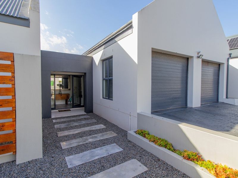 Luxury Country Living- Farmstyle -Langebaan - Photo 5