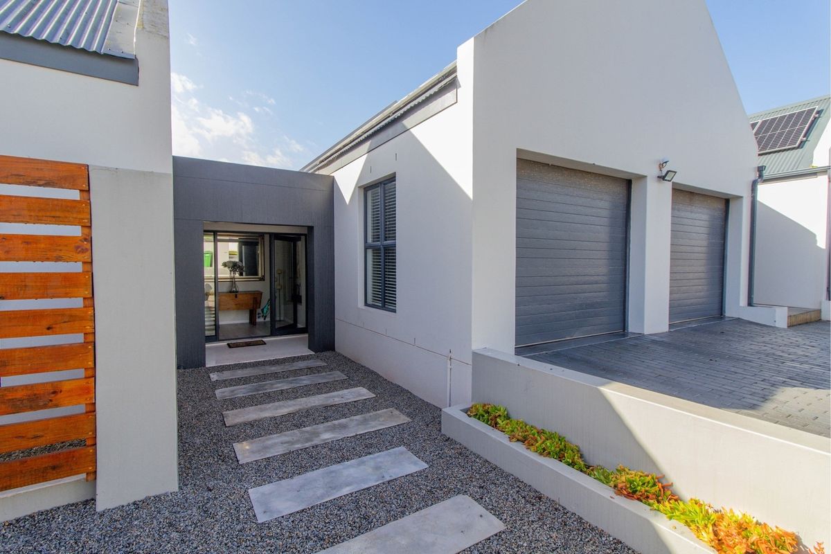 Luxury Country Living- Farmstyle -Langebaan - Photo 5