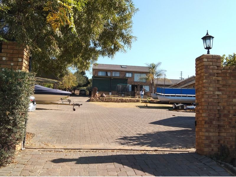 Bold Luxury with Spectacular 180 Degree Vaaldam Views - Photo 9