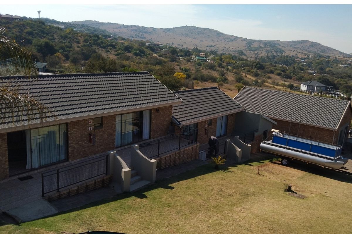 Bold Luxury with Spectacular 180 Degree Vaaldam Views - Photo 3