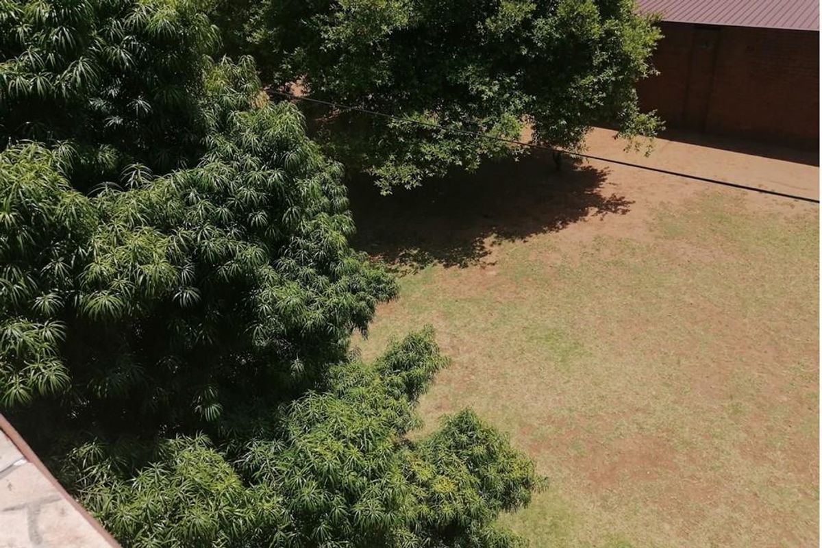 Vanderbijlpark * SE 1 * 2 Bedroom Flat * Kitchen * Bathroom * Lounge * Garage * Balcony - Photo 4