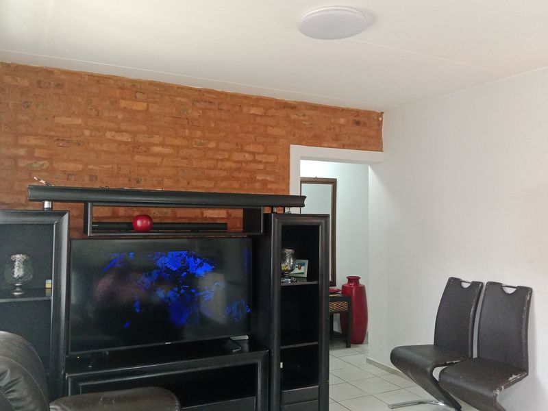 Stunning 3-Bedroom Ground Floor Home for Sale in Villa Clari Estate! - Photo 7