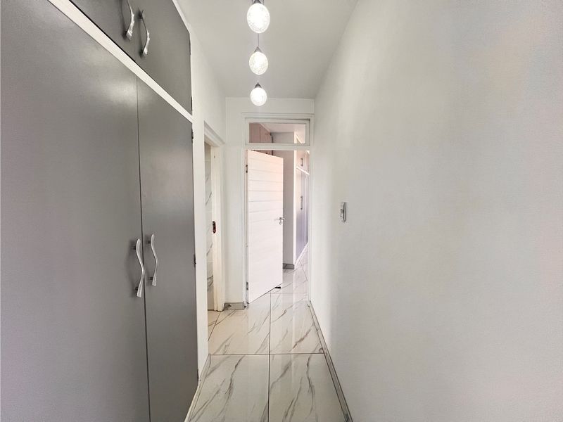 "Coastal Living: Modern South Beach Gem Awaits!" - Photo 7