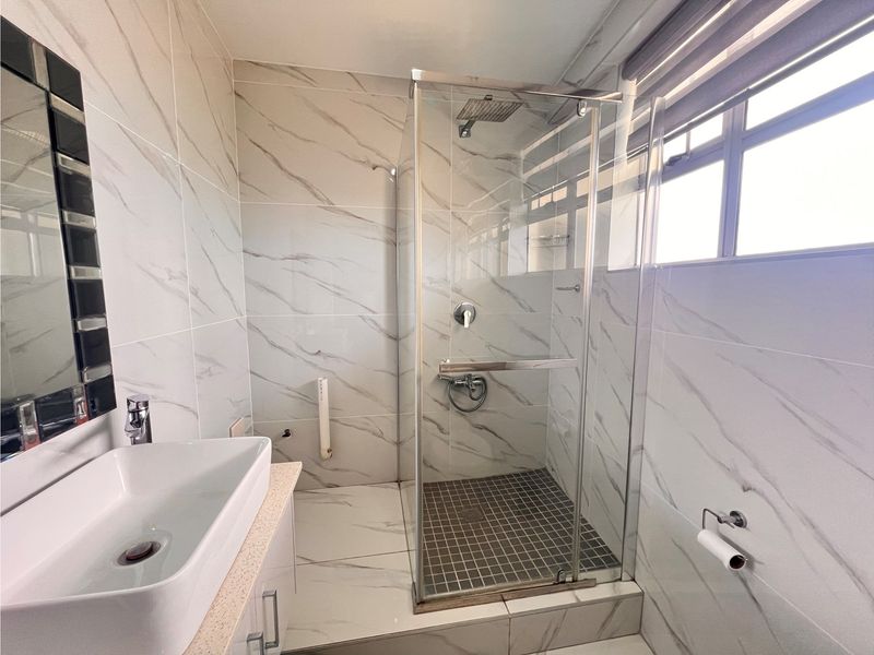 "Coastal Living: Modern South Beach Gem Awaits!" - Photo 9