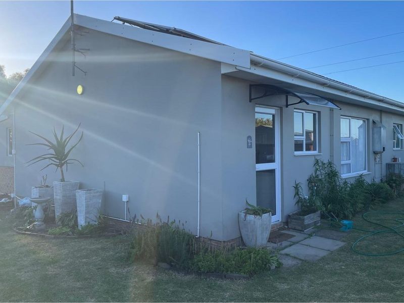 3 Bedroom modern, move in ready, OFF -THE-GRID coastal gem in Glen Eden - Photo 4