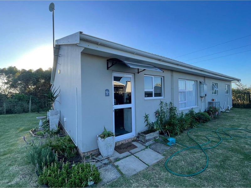 3 Bedroom modern, move in ready, OFF -THE-GRID coastal gem in Glen Eden - Photo 5