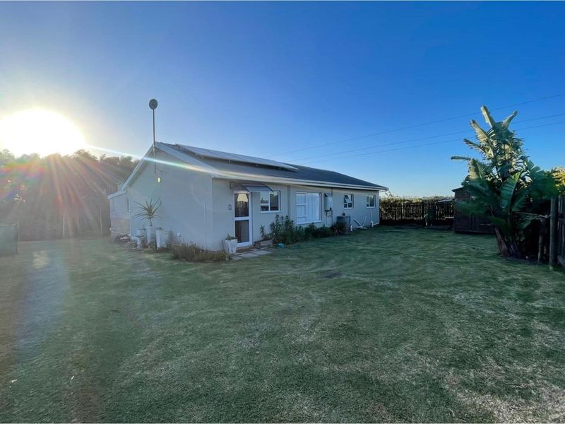 3 Bedroom modern, move in ready, OFF -THE-GRID coastal gem in Glen Eden - Photo 6