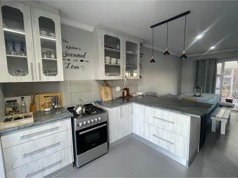 3 Bedroom modern, move in ready, OFF -THE-GRID coastal gem in Glen Eden - Photo 3