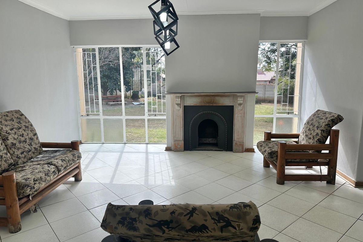 Modern Renovated Home with Flatlet in Prime Location! ⭐ - Photo 5