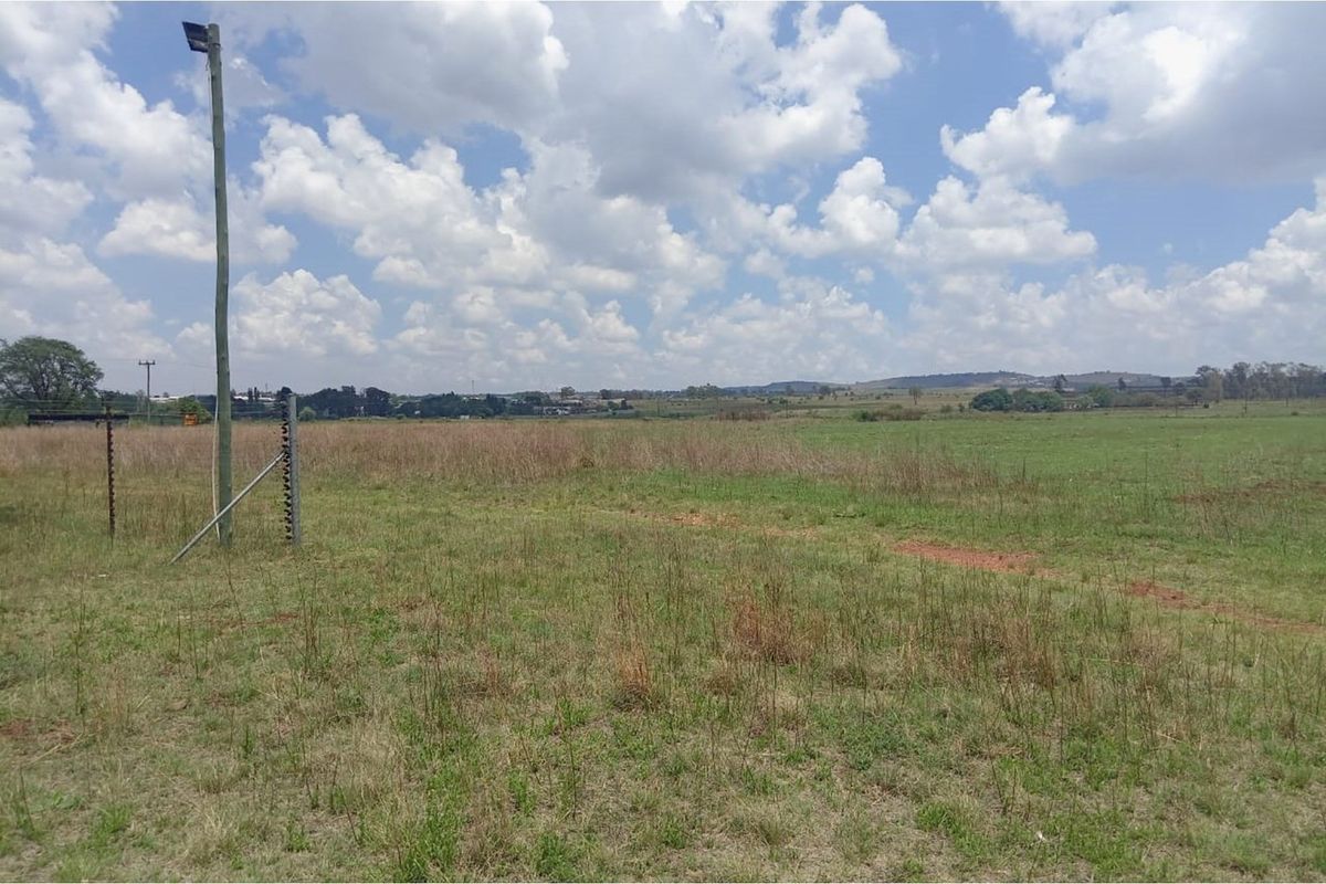 Charming Farmhouse Retreat in Witkop Meyerton Awaits You - Photo 3