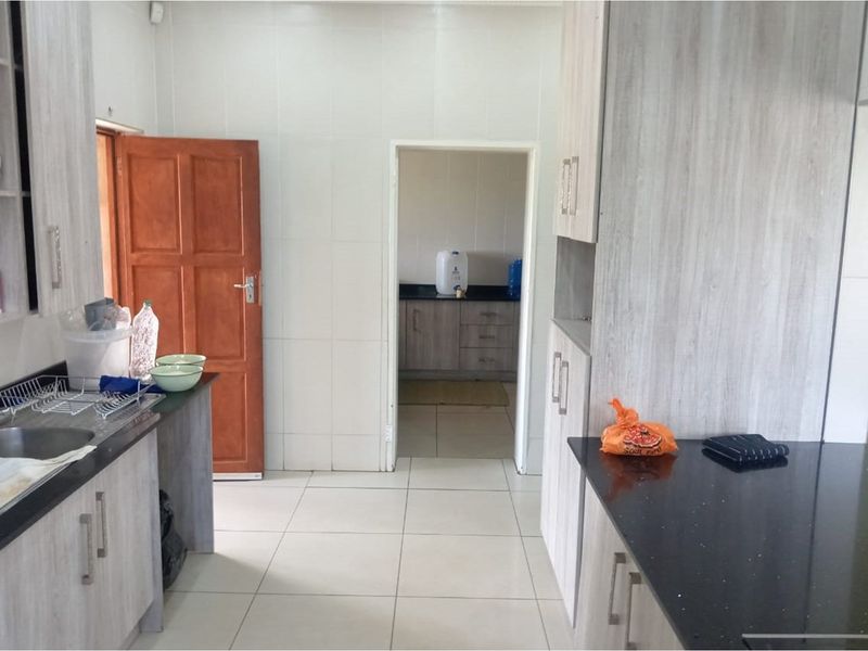 Charming Farmhouse Retreat in Witkop Meyerton Awaits You - Photo 8