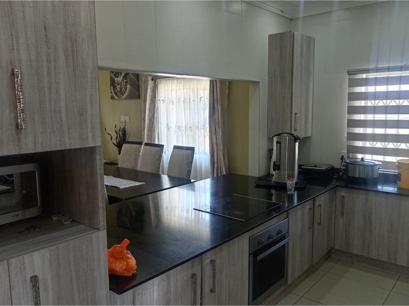 Charming Farmhouse Retreat in Witkop Meyerton Awaits You - Photo 7