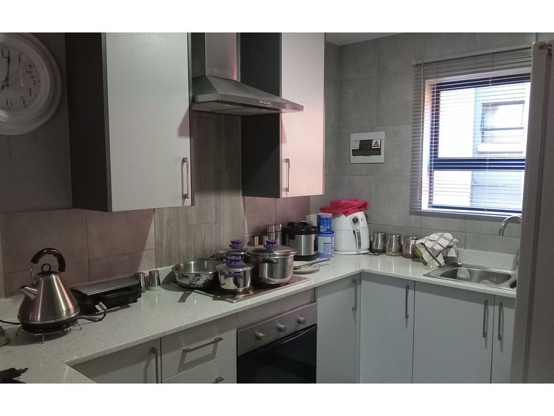 2 bedroom Apartment in Mikkadesh Complex, Witpotjie Roodepoort Johannesburg - Photo 10