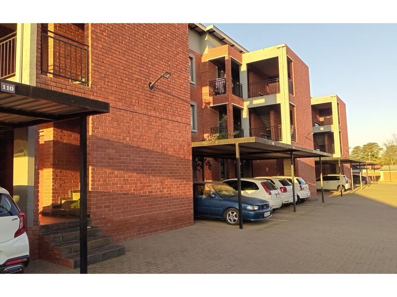 2 bedroom Apartment in Mikkadesh Complex, Witpotjie Roodepoort Johannesburg - Photo 7