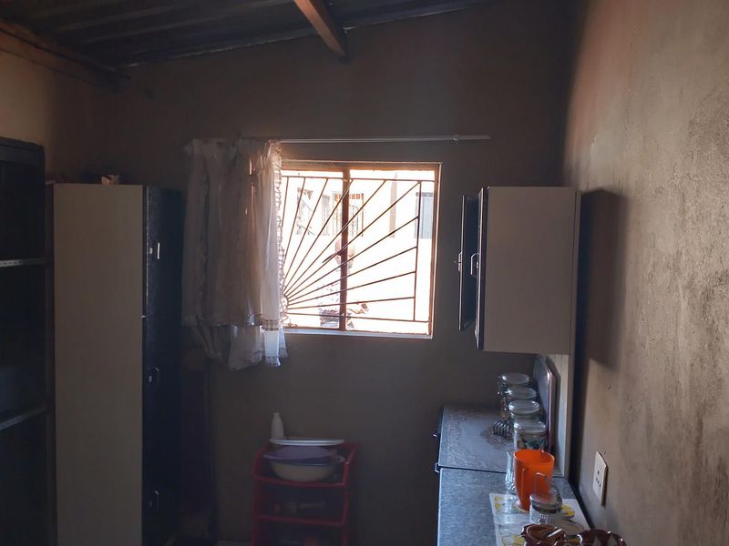 "Charming Renovated Home in Zonkezizwe - for sale" - Photo 8