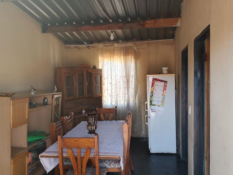 "Charming Renovated Home in Zonkezizwe - for sale" - Photo 4