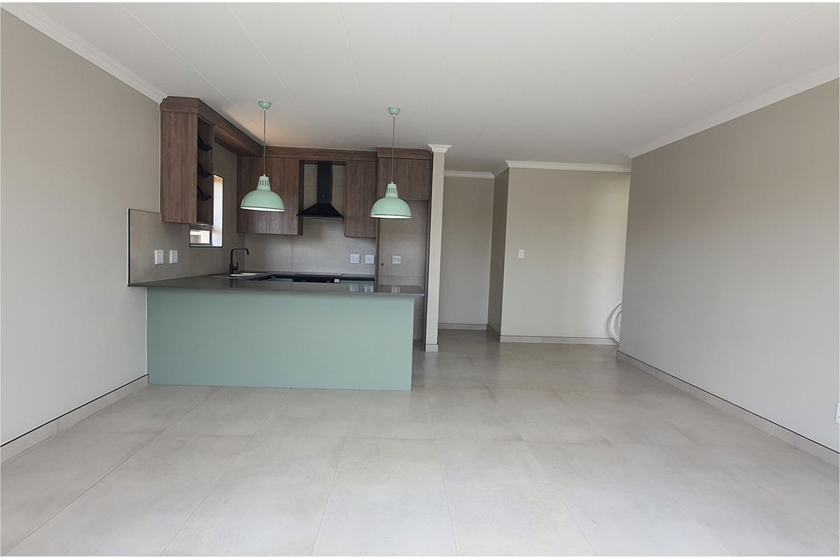 "Modern 3-Bed Home in Mpumalanga's New Suburb" - Photo 3