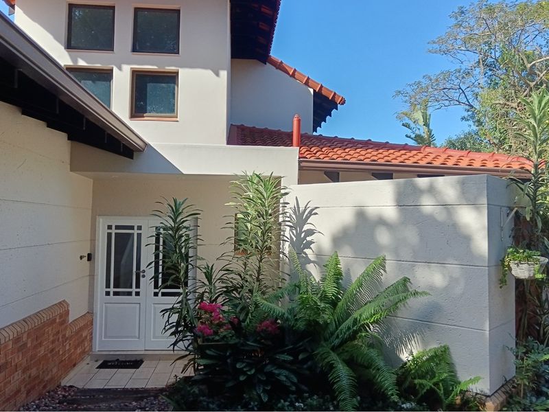 3 Bedrooms | 3 Bathrooms | Double Garage | ±1,132m2 Stand | Sea Views - Photo 7