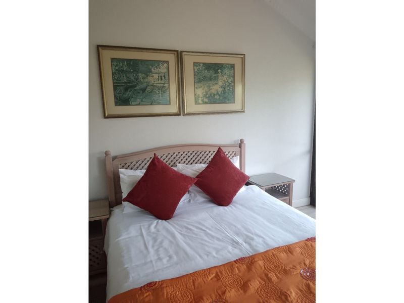 3 Bedrooms | 3 Bathrooms | Double Garage | ±1,132m2 Stand | Sea Views - Photo 5