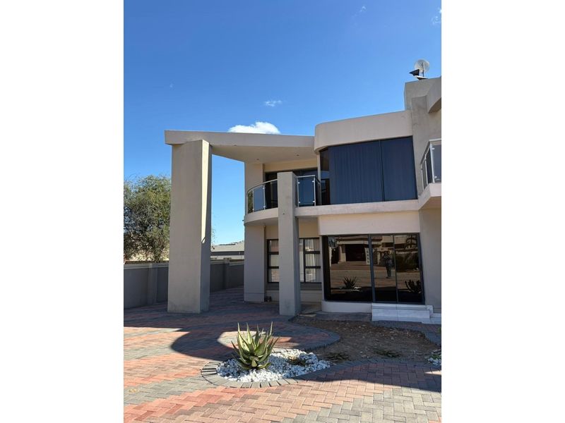 5-Bedroom House for Sale Eagles Crest Estate. - Photo 3