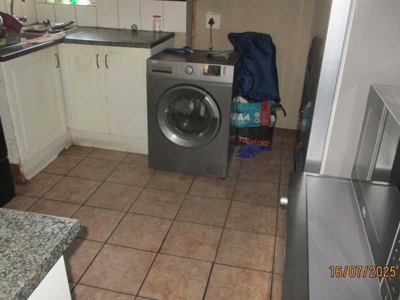 1-Bed Apartment for sale in Kempton Park CBD - Photo 6