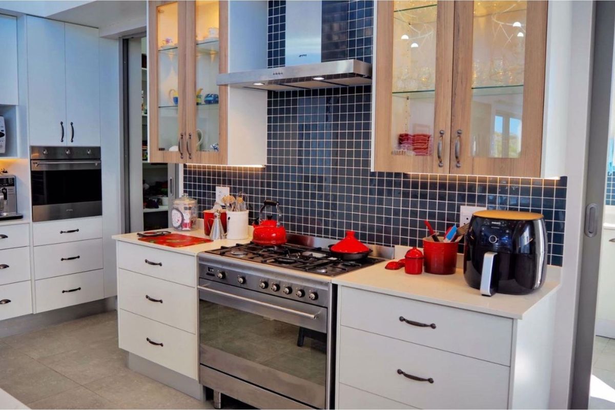Elegant Home with Ocean, Cliff and Greenbelt Views! - Photo 4
