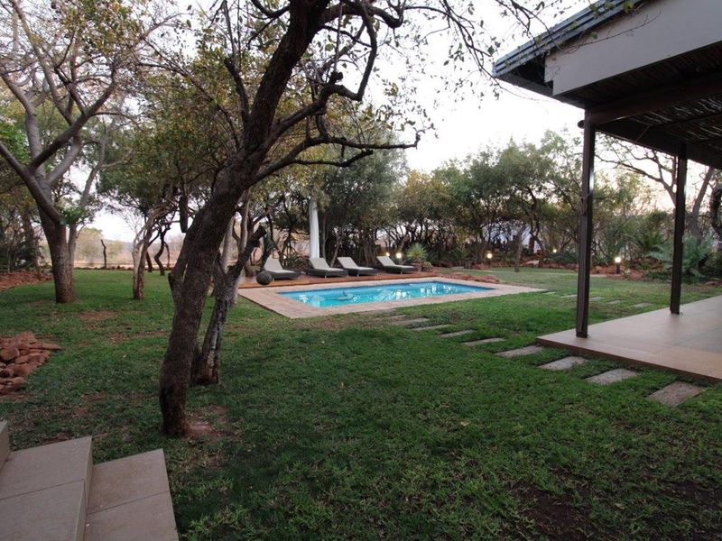 Zwartkloof - Family home 5 bedrooms including bachelor flat with spectacular views - Photo 5