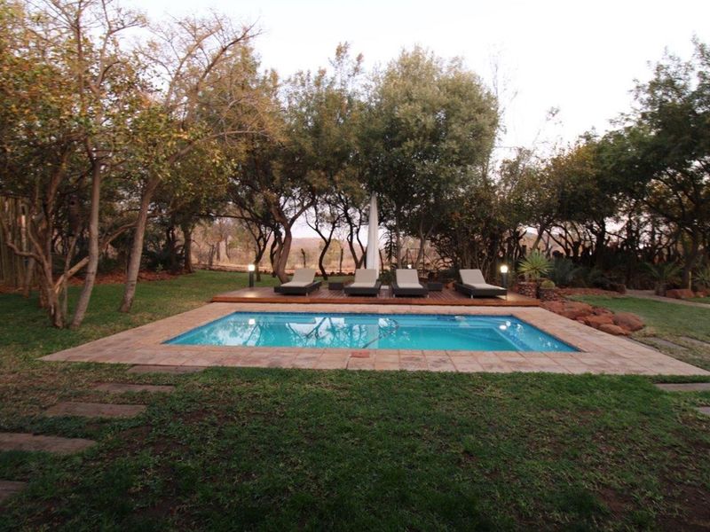 Zwartkloof - Family home 5 bedrooms including bachelor flat with spectacular views - Photo 6