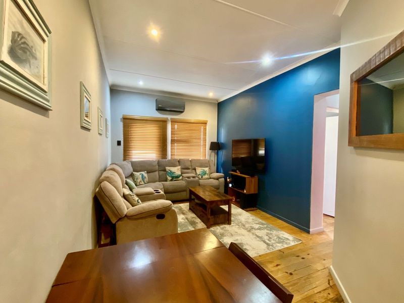 Coastal Character - Photo 4