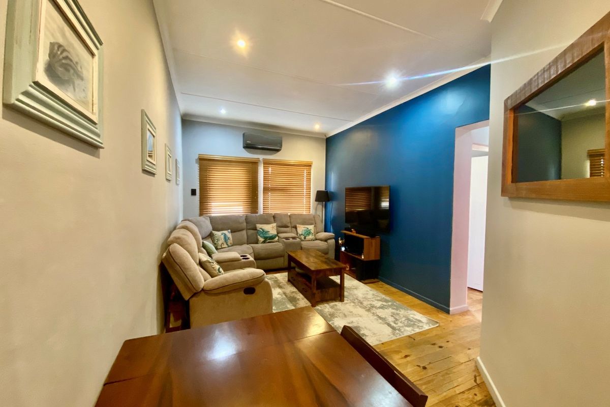 Coastal Character - Photo 4