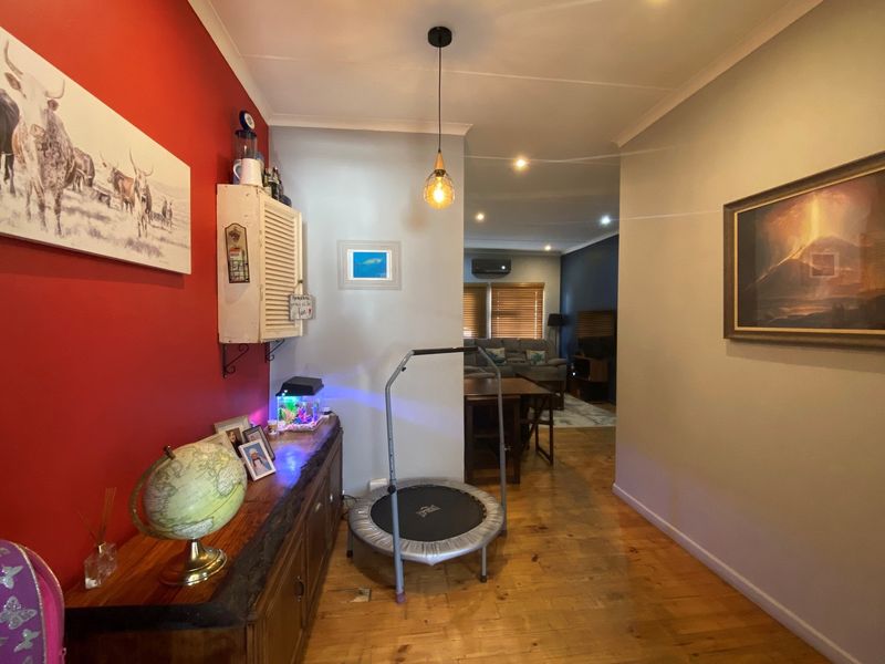 Coastal Character - Photo 5