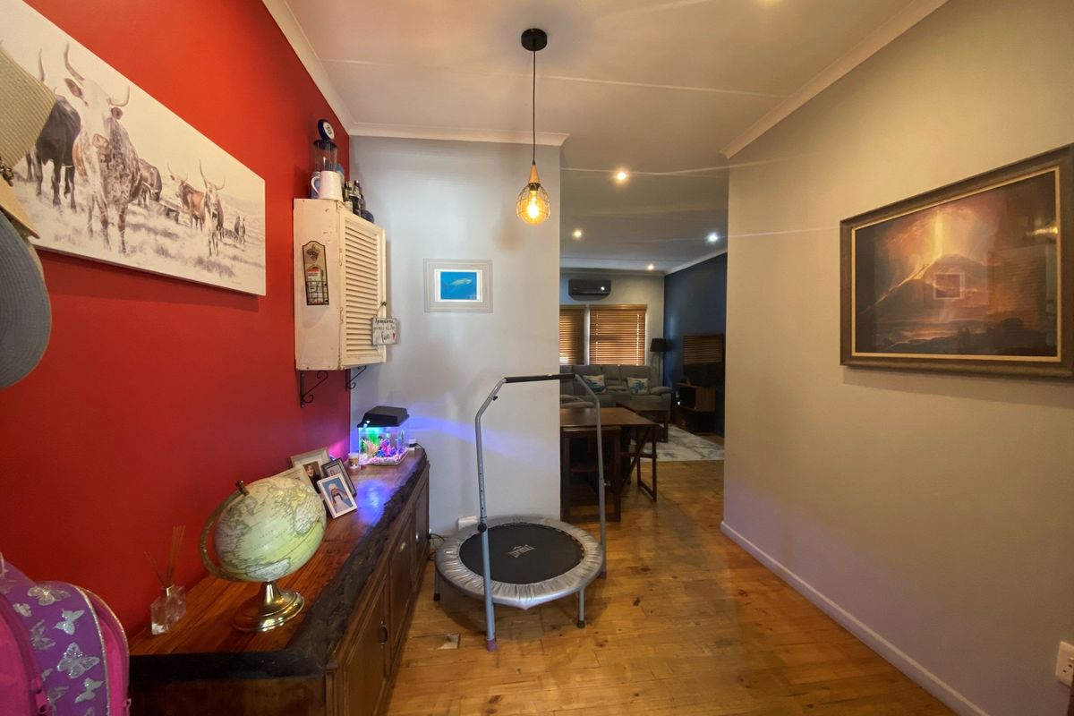 Coastal Character - Photo 5