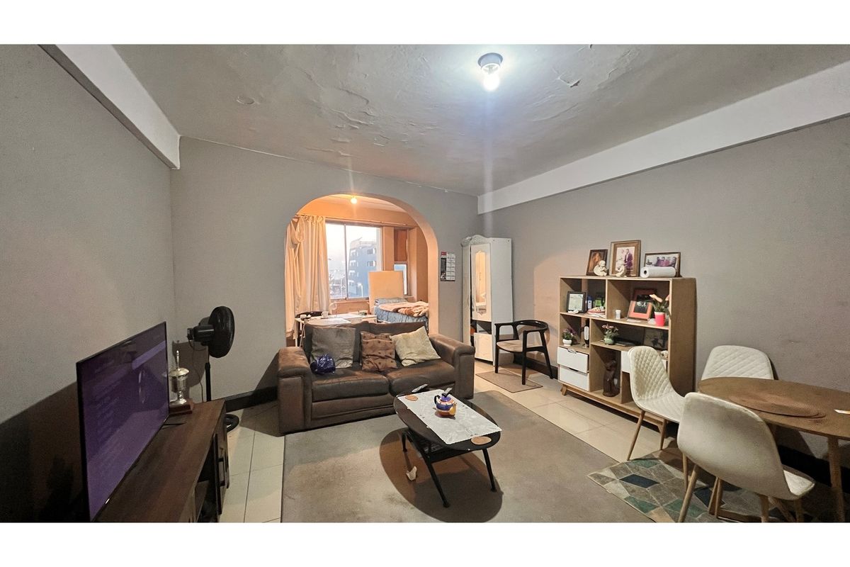 Charming Bachelor Apartment in South Beach for Sale - Photo 4