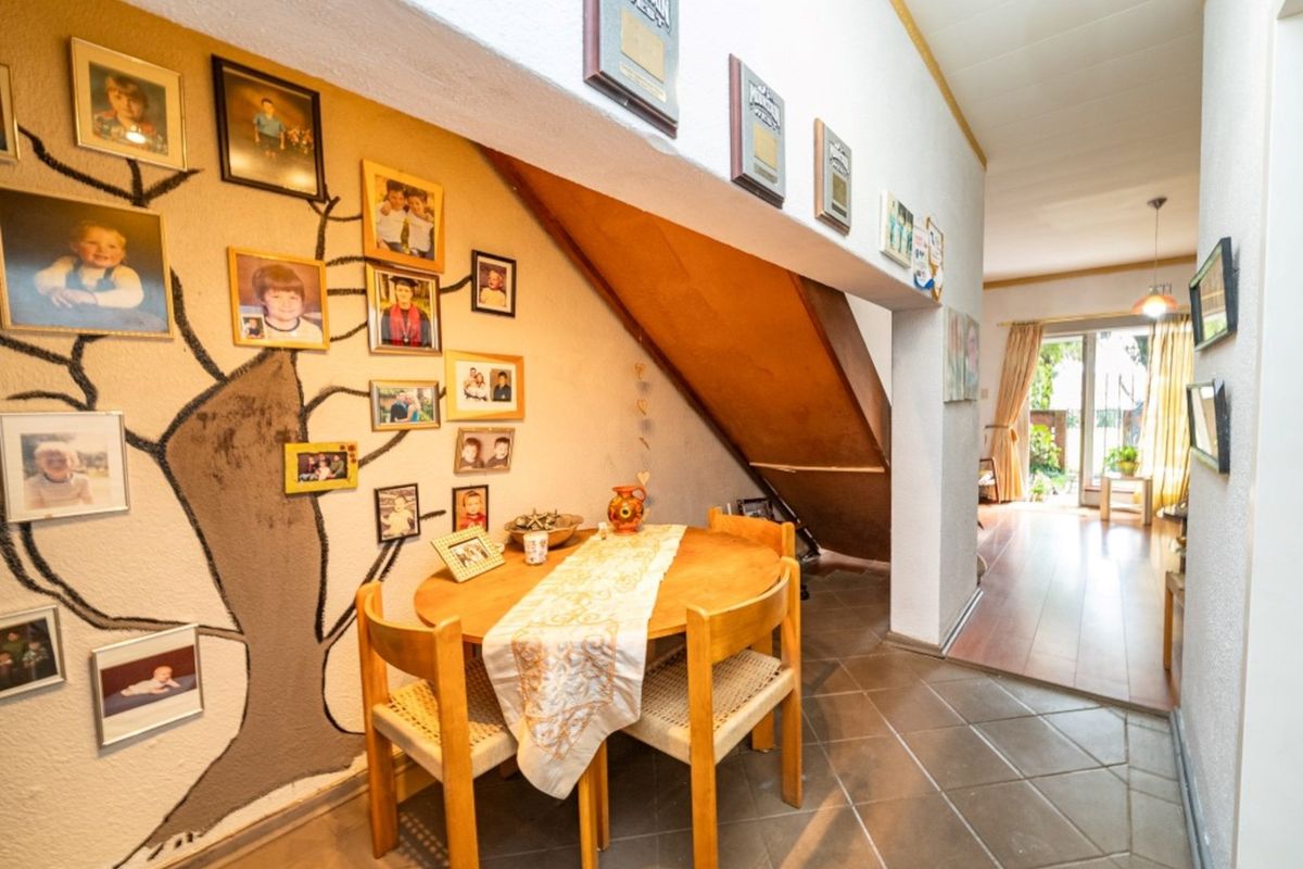 Charming 2-Bedroom Townhouse For Sale in Primrose - Photo 2