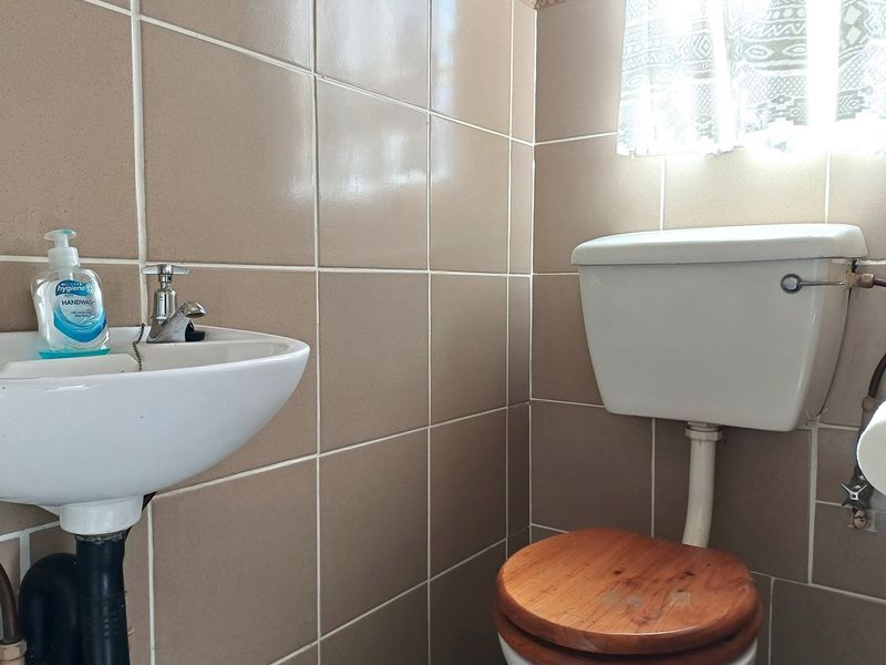 Charming 2-Bedroom Townhouse For Sale in Primrose - Photo 4