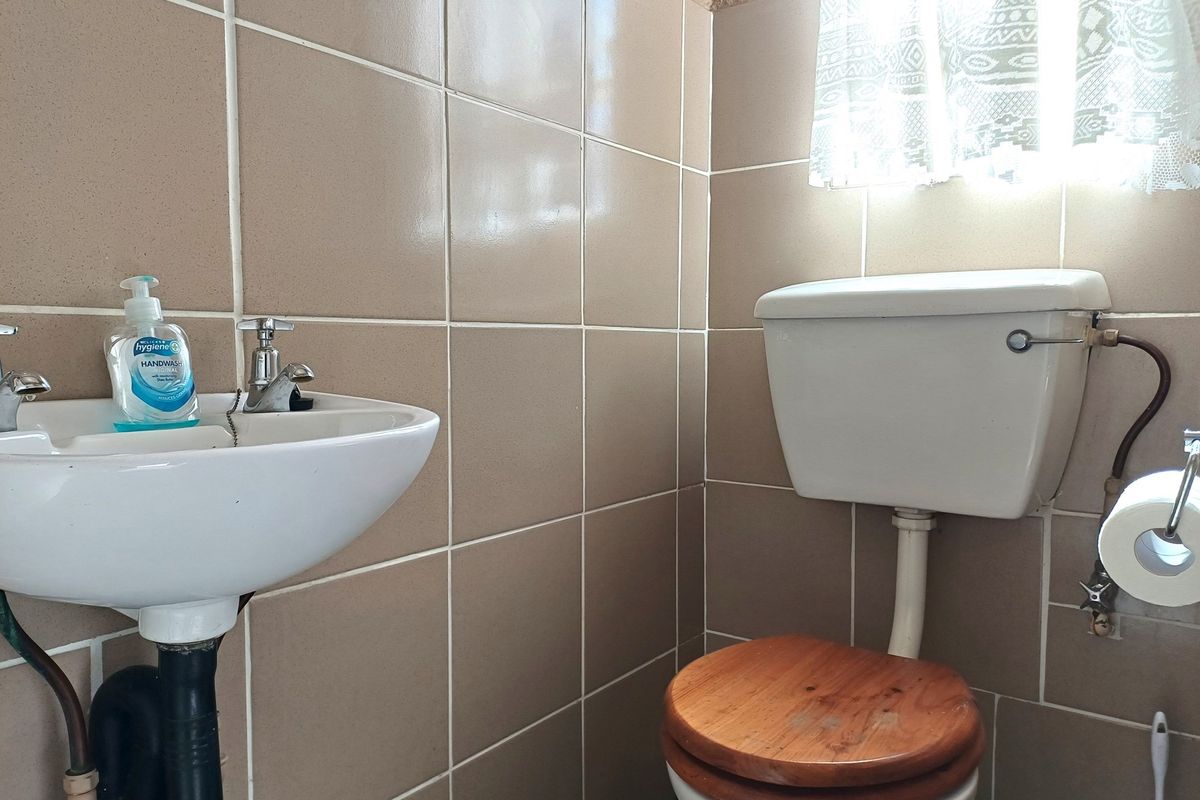 Charming 2-Bedroom Townhouse For Sale in Primrose - Photo 4