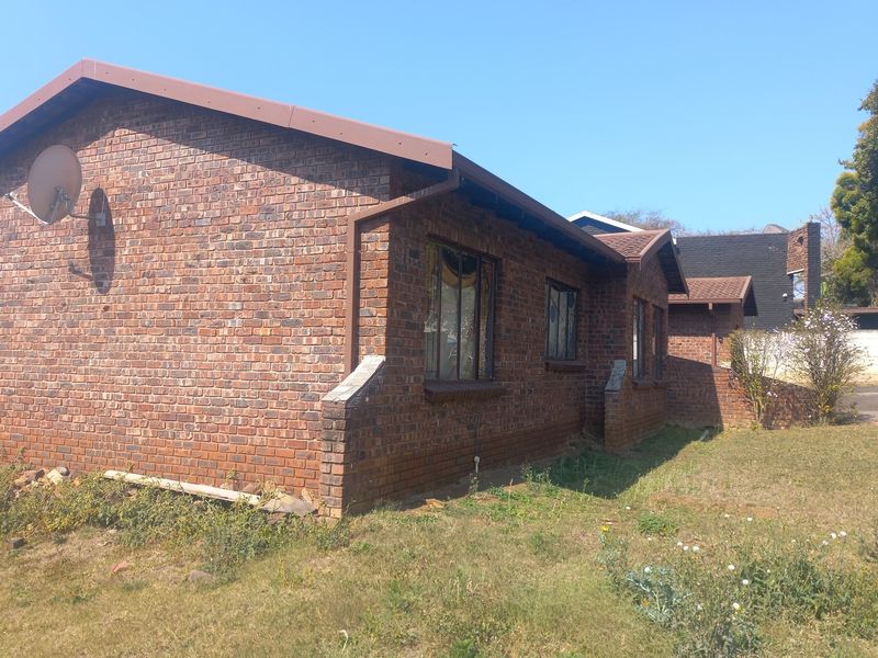 FAMILY HOUSE - Photo 4