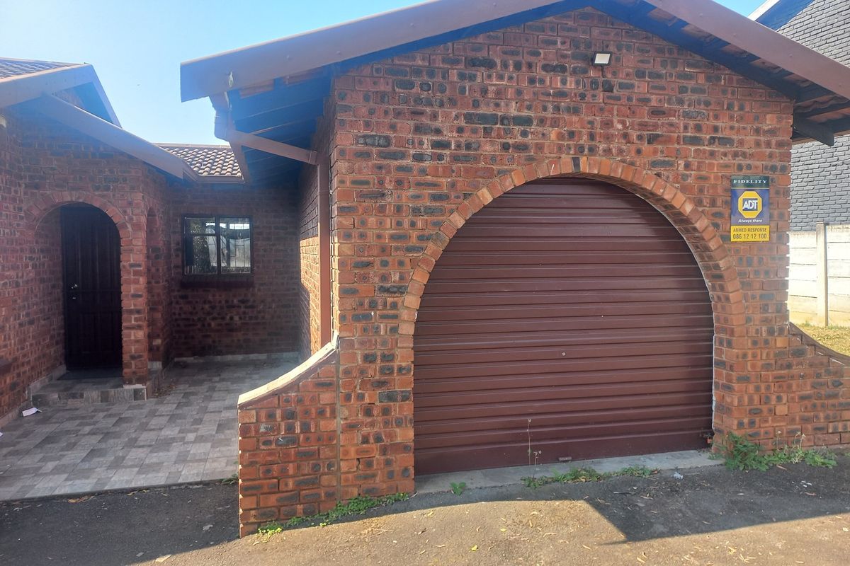 FAMILY HOUSE - Photo 5