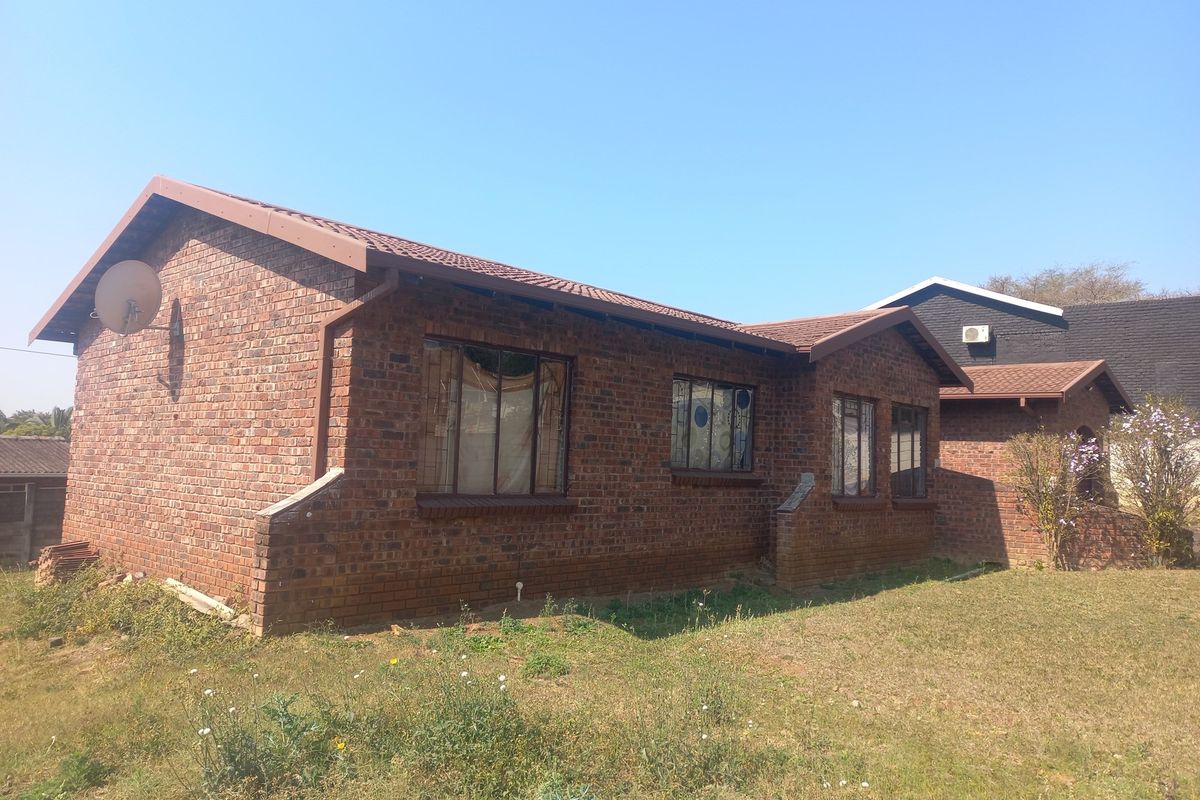 FAMILY HOUSE - Photo 3